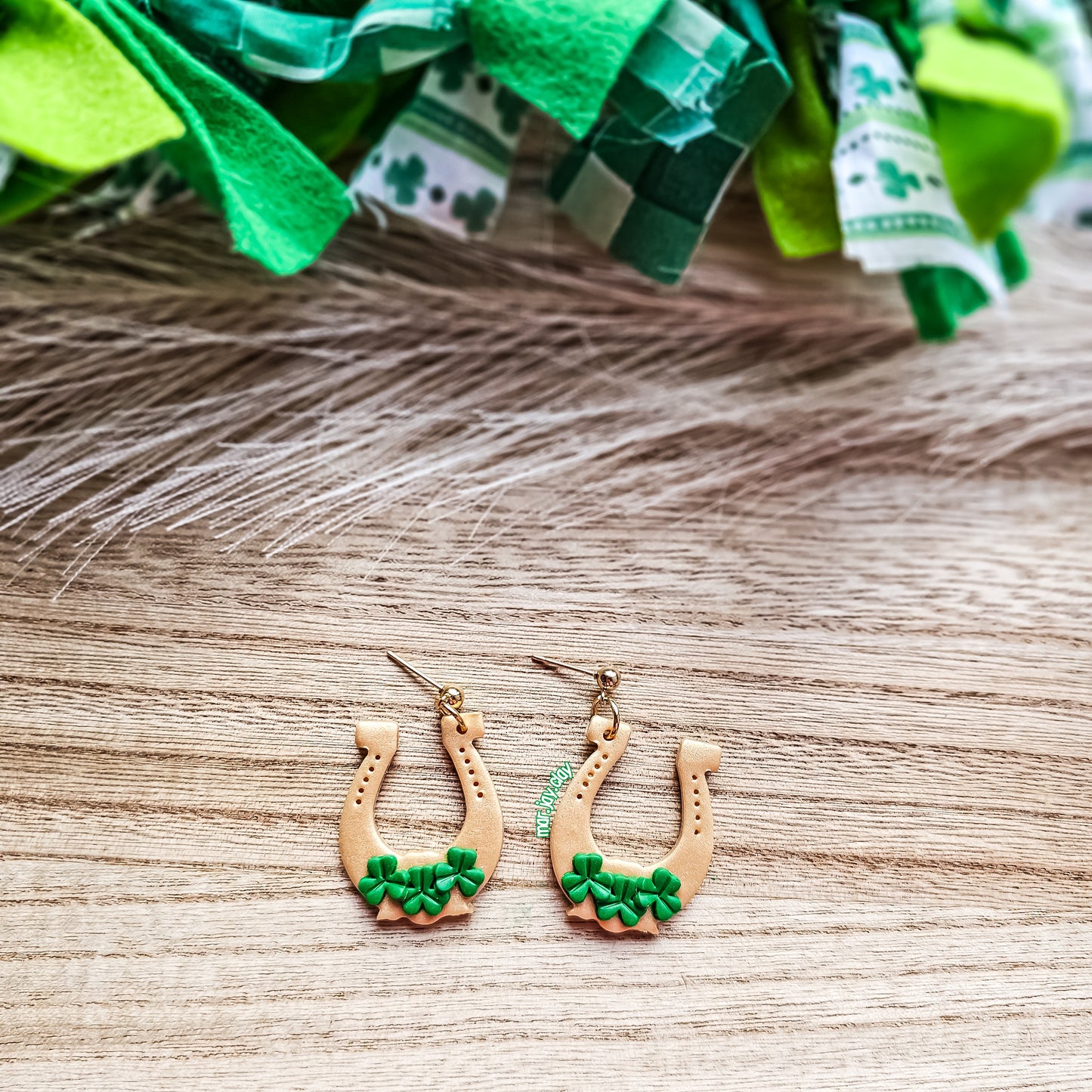 Shamrock Horseshoe Dangle