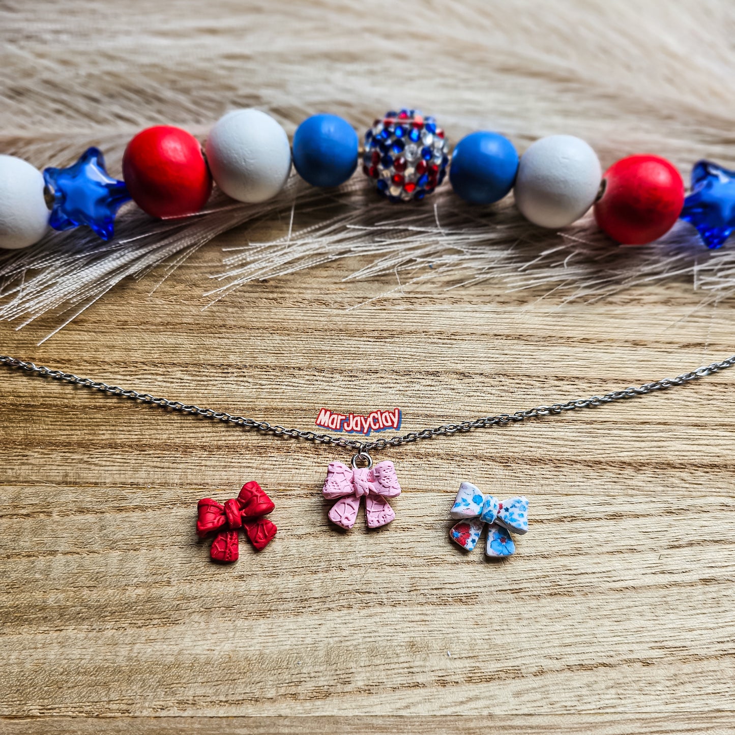 Bow Necklace