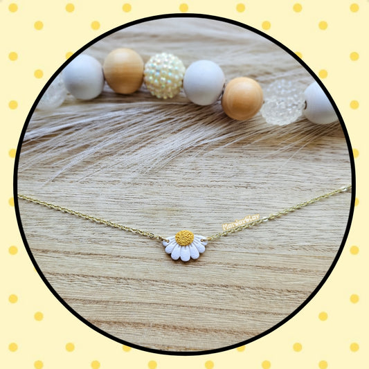 Half Daisy Necklace