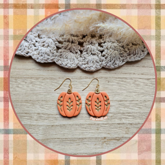Large Pumpkin w/ Gold Detail Dangles
